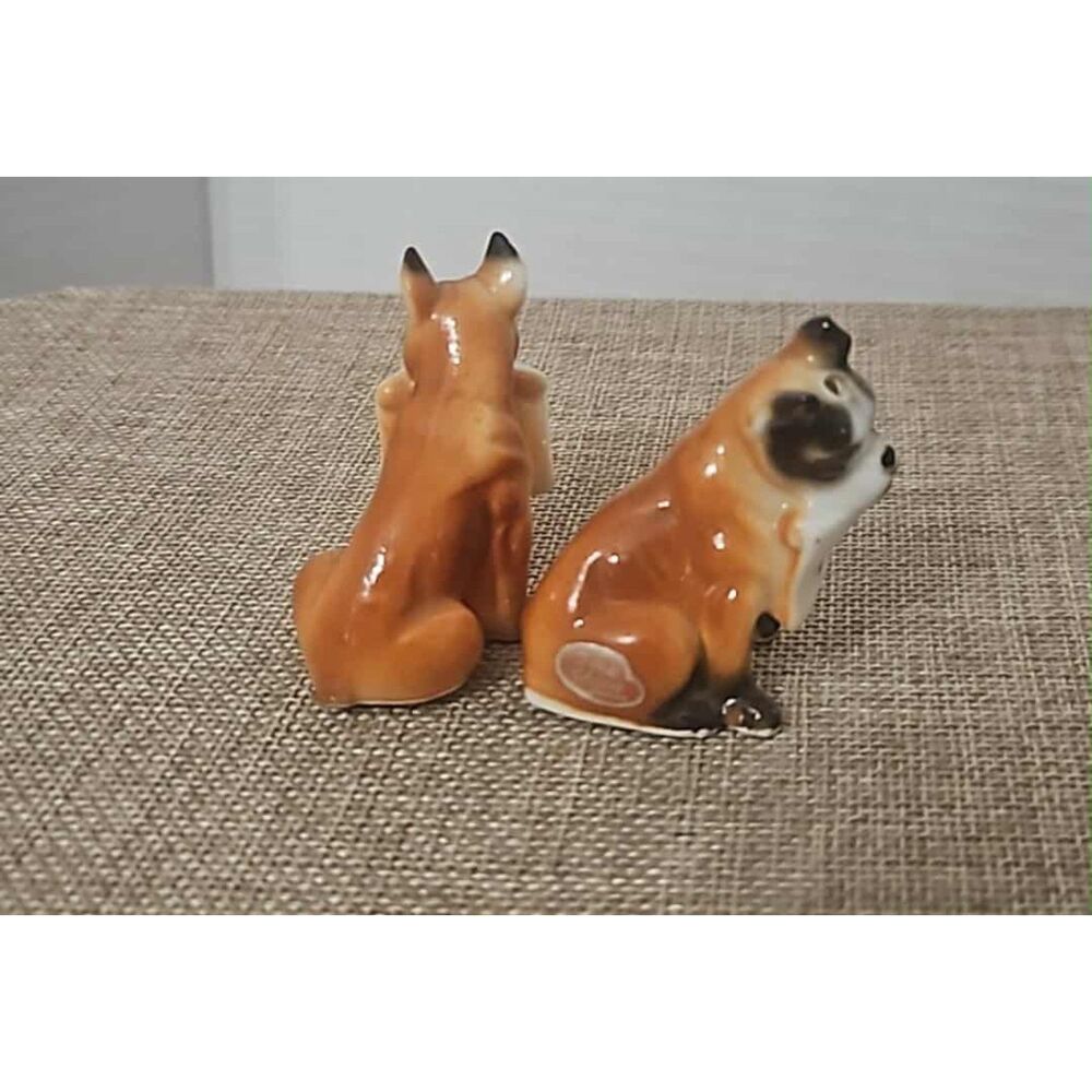 Pair of vintage Boxer dog salt and pepper shakers. - Picture 2 of 5